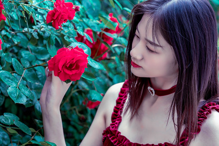 周剑大使接受斐济《今日》杂志书面专访